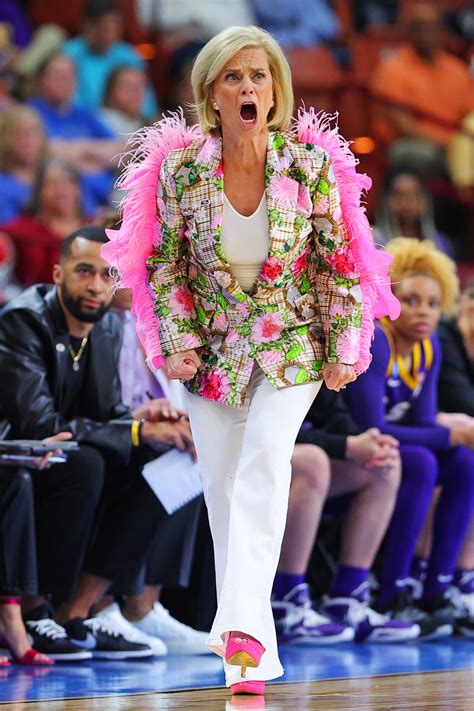 LSU’s Kim Mulkey Courts Controversy in Style 